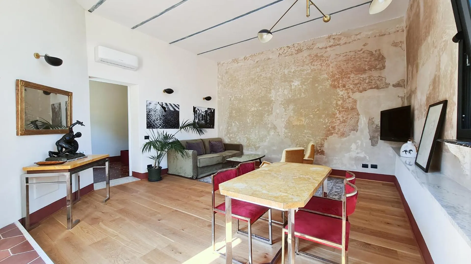 Cs Stylish Loft With Terrace Spanish Steps Rome Italy