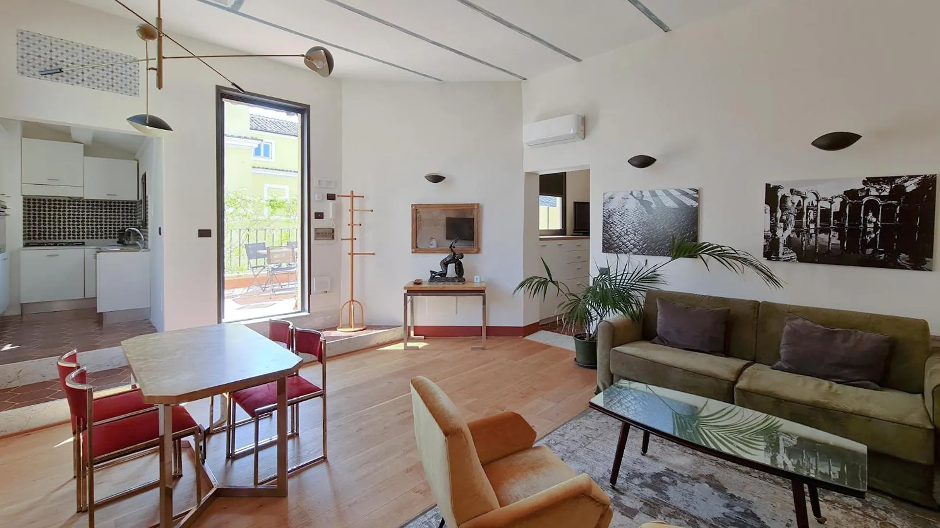 Cs Stylish Loft With Terrace Spanish Steps Rome Apartment