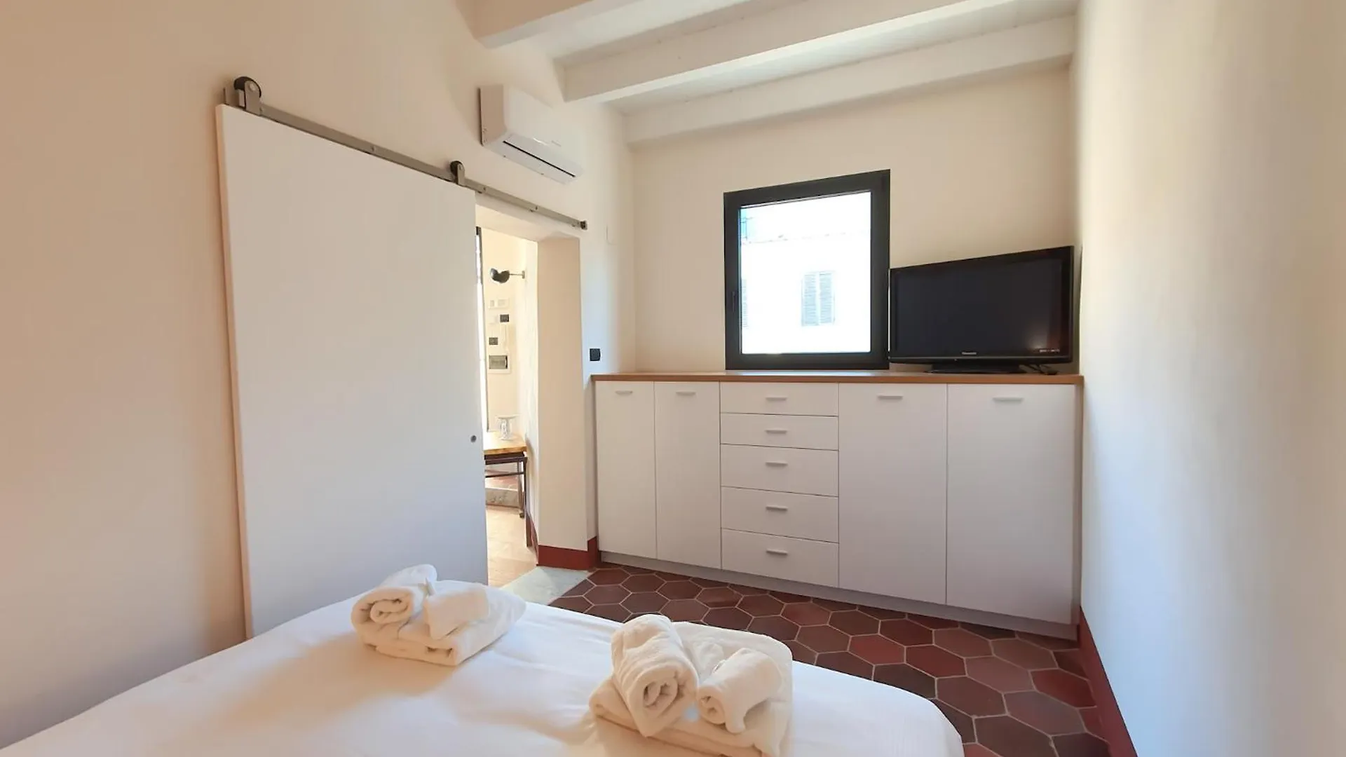 Cs Stylish Loft With Terrace Spanish Steps Rome